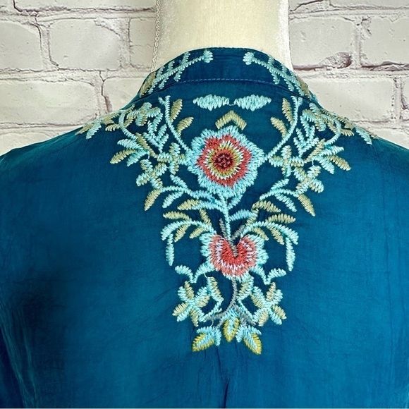 Johnny Was embroidered blue/teal tunic - Picture 8 of 12